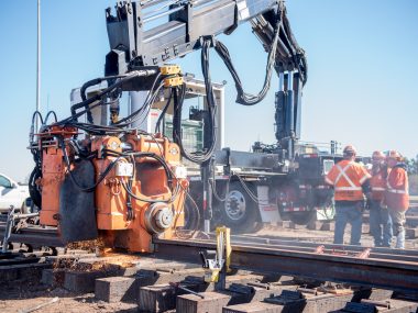 FlashButtBoomSmallHeadRailWeldTruckD75_7163